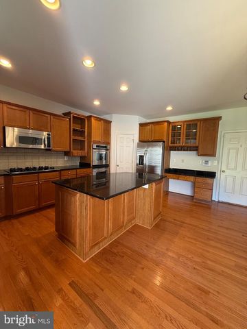 64 RIGGS RD, Fredericksburg, VA 22405