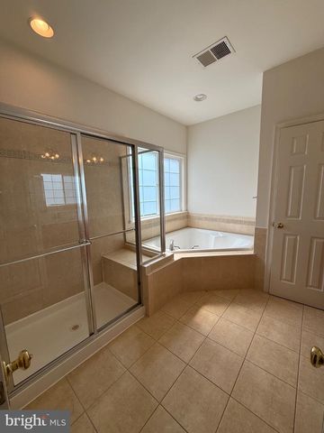 64 RIGGS RD, Fredericksburg, VA 22405
