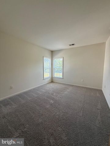 64 RIGGS RD, Fredericksburg, VA 22405