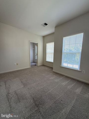 64 RIGGS RD, Fredericksburg, VA 22405