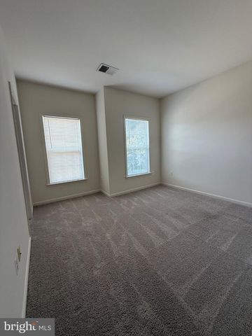 64 RIGGS RD, Fredericksburg, VA 22405