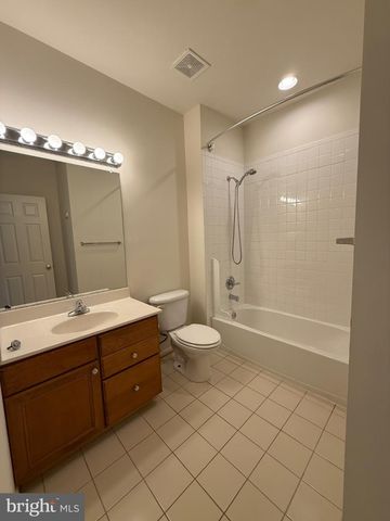 64 RIGGS RD, Fredericksburg, VA 22405