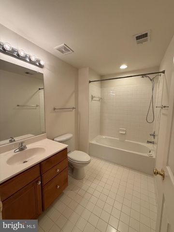 64 RIGGS RD, Fredericksburg, VA 22405