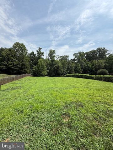 64 RIGGS RD, Fredericksburg, VA 22405