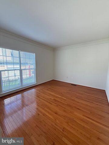 64 RIGGS RD, Fredericksburg, VA 22405
