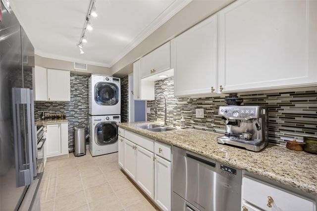 361 N Post Oak Lane 138, Houston, TX 77024