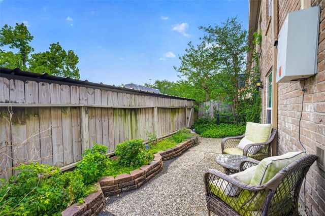 361 N Post Oak Lane 138, Houston, TX 77024