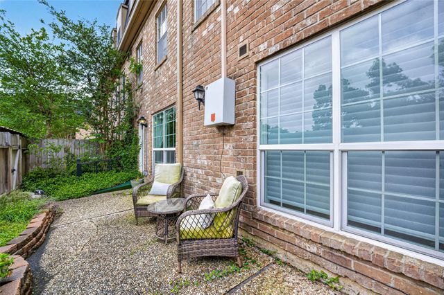 361 N Post Oak Lane 138, Houston, TX 77024