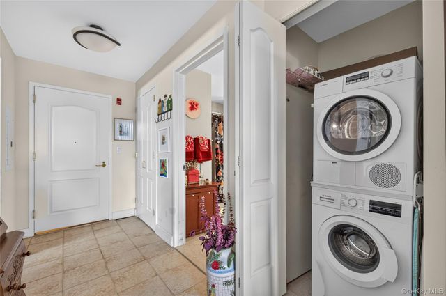 50 Merrick Avenue 423, East Meadow, NY 11554