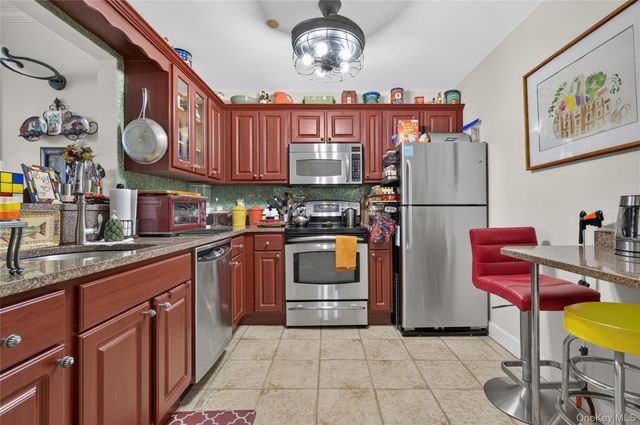 50 Merrick Avenue 423, East Meadow, NY 11554