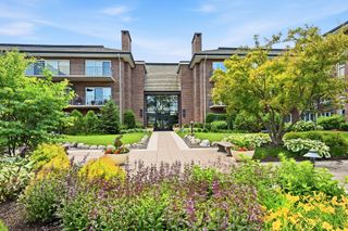 6 Oak Brook Club Drive J308, Oak Brook, IL 60523