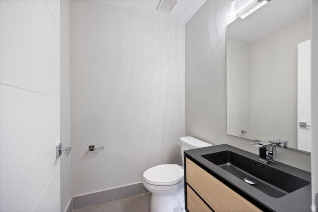 7045 S 300 E, Midvale, UT 84047