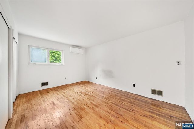 630 Woodland Avenue, Northvale, NJ 07647