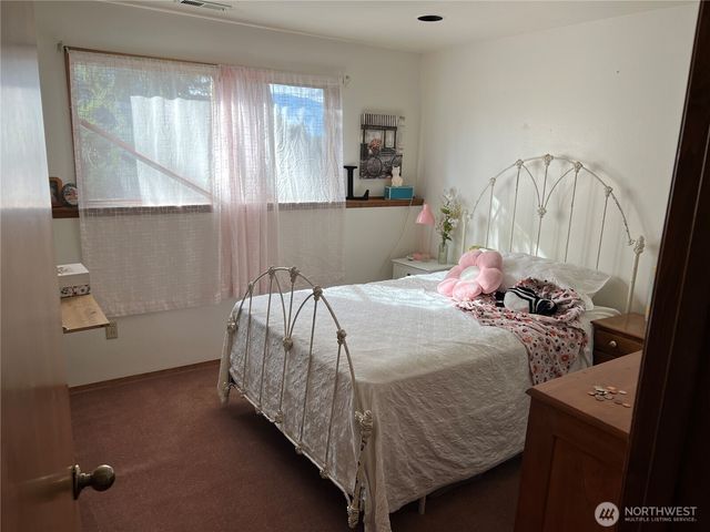 1501 N Grover Avenue, East Wenatchee, WA 98802