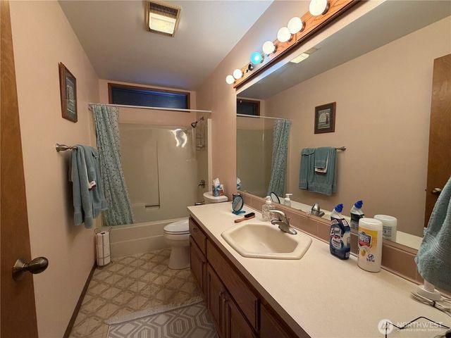 1501 N Grover Avenue, East Wenatchee, WA 98802