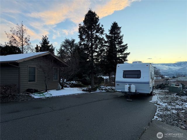 1501 N Grover Avenue, East Wenatchee, WA 98802