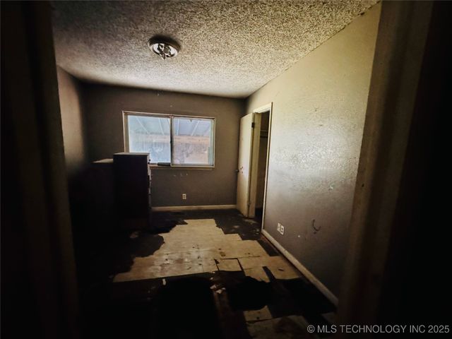 104 W 7th Street, Claremore, OK 74017