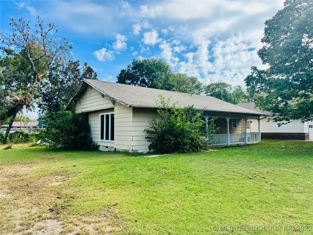 104 W 7th Street, Claremore, OK 74017