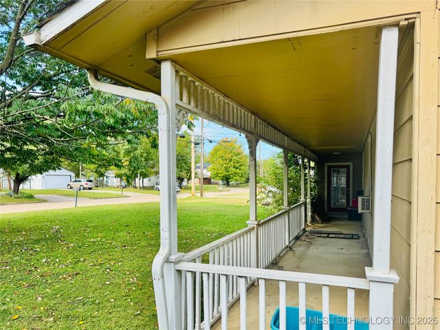 104 W 7th Street, Claremore, OK 74017