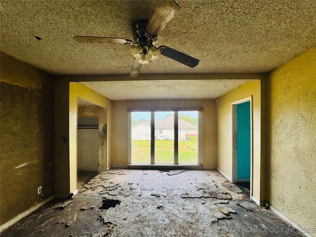 104 W 7th Street, Claremore, OK 74017