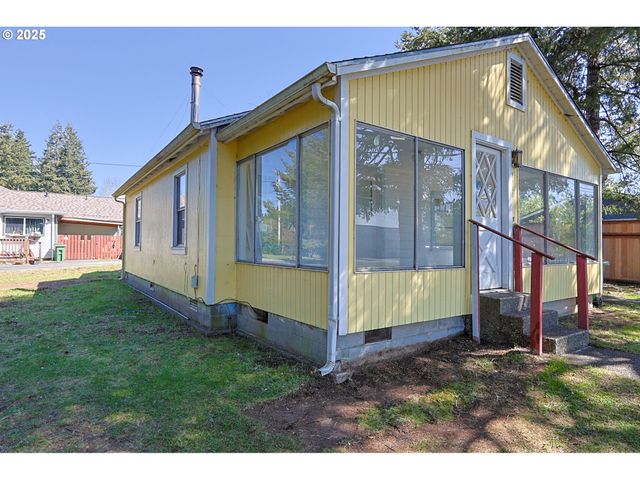 3380 WALNUT Ave, Coos Bay, OR 97420