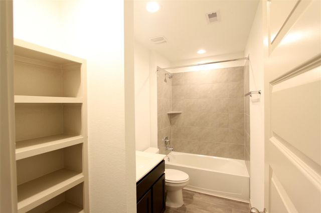 8215 Brahman Lane, Rosharon, TX 77583