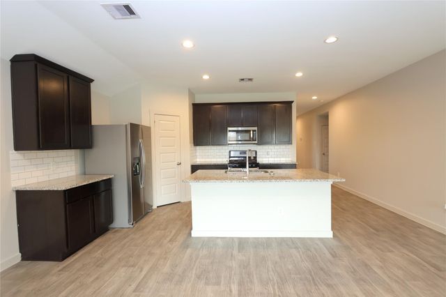 8215 Brahman Lane, Rosharon, TX 77583