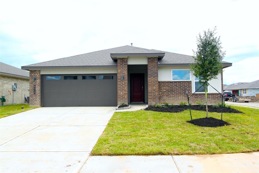8215 Brahman Lane, Rosharon, TX 77583