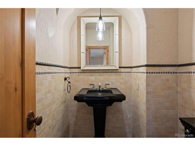 633 Castle Pines Dr S, Castle Rock, CO 80108