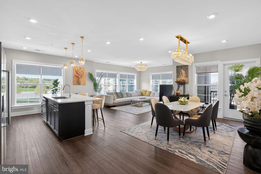 Image 11 of property listing at 102 SAINT IVES PL #401, Oxon Hill, MD 20745