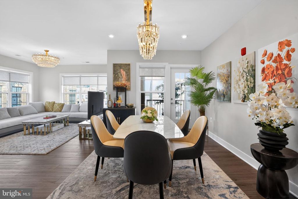 Image 12 of property listing at 102 SAINT IVES PL #401, Oxon Hill, MD 20745