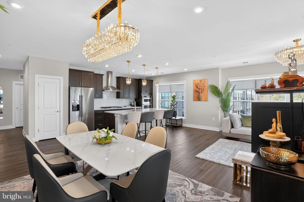 Image 13 of property listing at 102 SAINT IVES PL #401, Oxon Hill, MD 20745