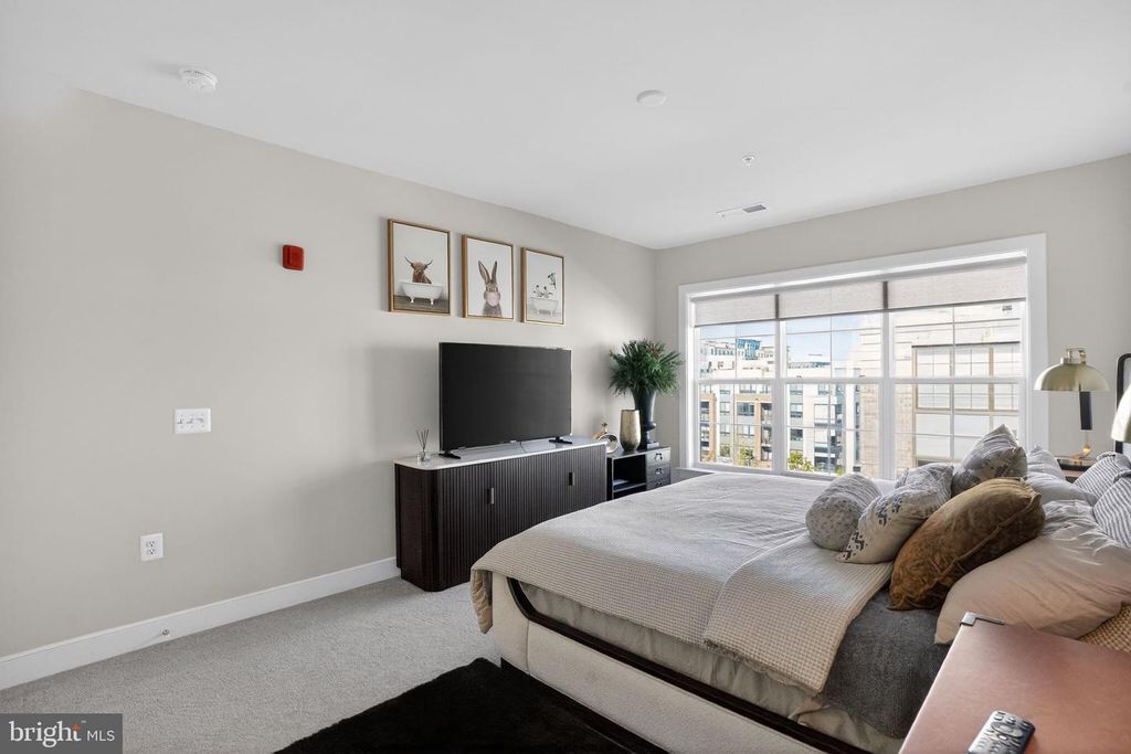 Image 21 of property listing at 102 SAINT IVES PL #401, Oxon Hill, MD 20745