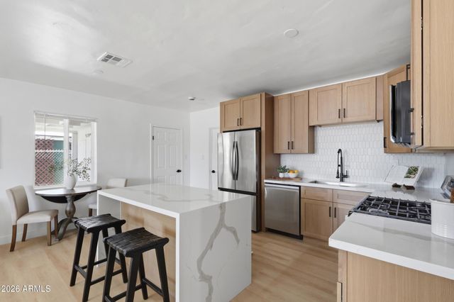 3216 E PIERCE Street, Phoenix, AZ 85008