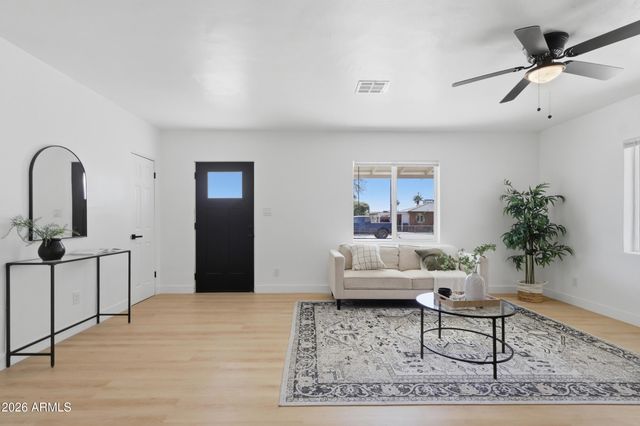 3216 E PIERCE Street, Phoenix, AZ 85008