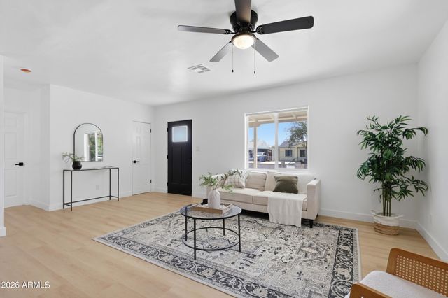 3216 E PIERCE Street, Phoenix, AZ 85008