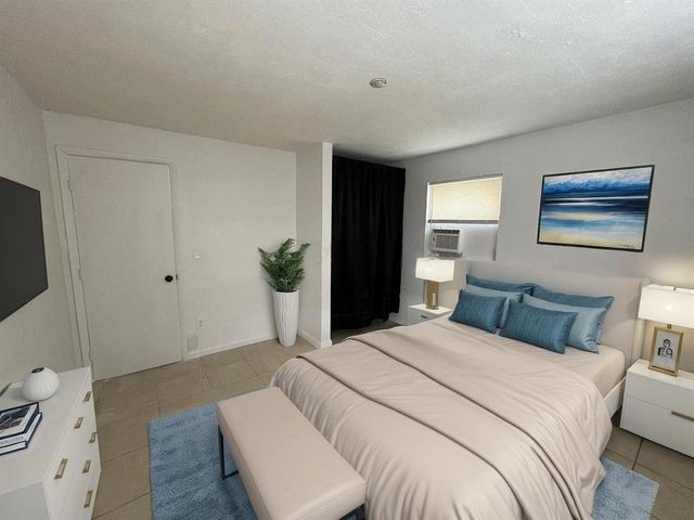 532 NW 11th Ave B, Boynton Beach, FL 33435