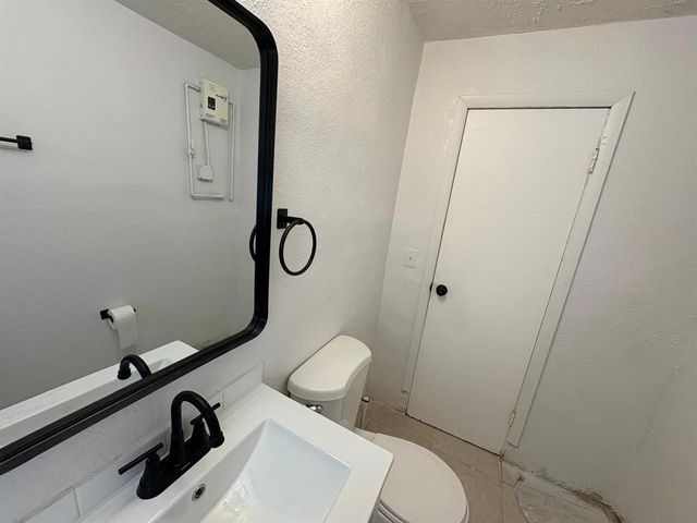 532 NW 11th Ave B, Boynton Beach, FL 33435