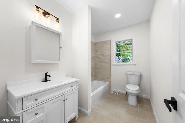 865 N READ AVE, Runnemede, NJ 08078