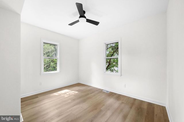 865 N READ AVE, Runnemede, NJ 08078