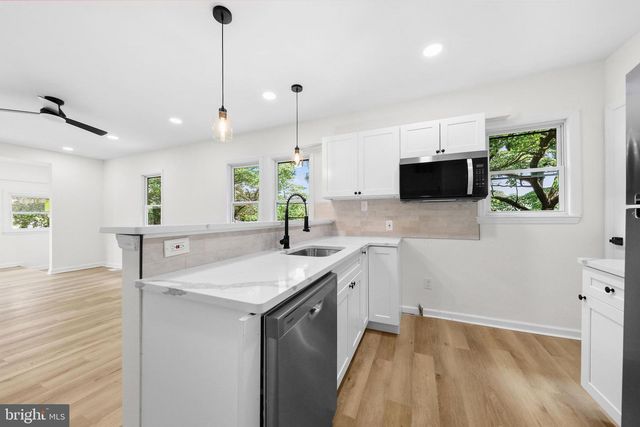 865 N READ AVE, Runnemede, NJ 08078