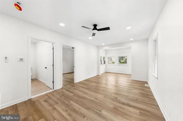 865 N READ AVE, Runnemede, NJ 08078