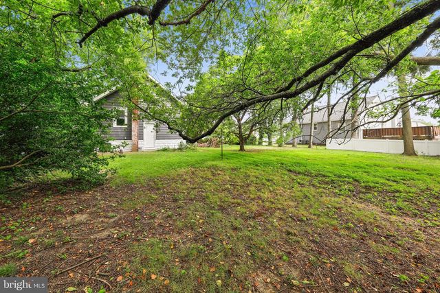 865 N READ AVE, Runnemede, NJ 08078