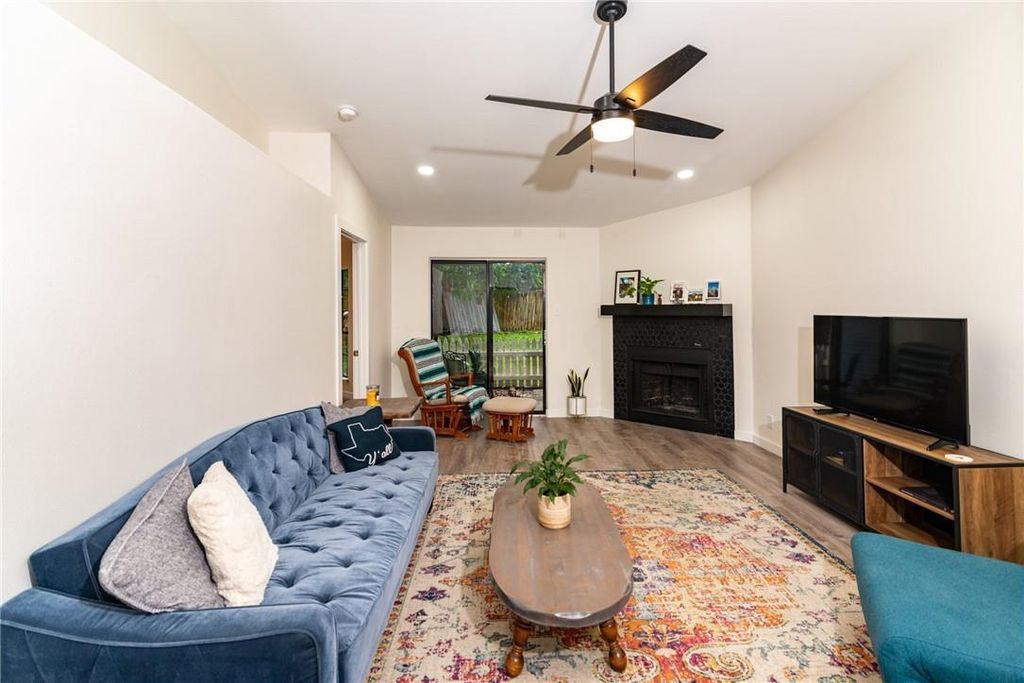 1601 Faro DR 1202, Austin, TX 78741