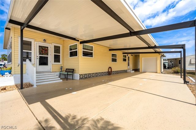 447 Snead DR, North Fort Myers, FL 33903