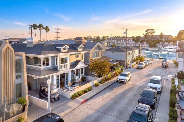 327 Amethyst, Newport Beach, CA 92662