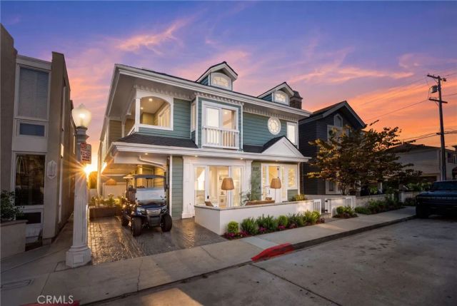 327 Amethyst, Newport Beach, CA 92662