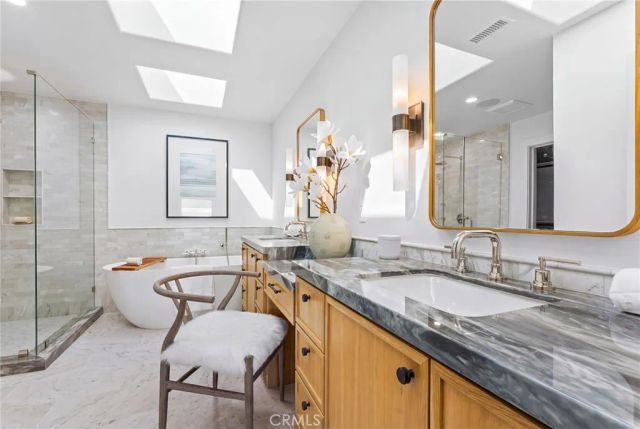 327 Amethyst, Newport Beach, CA 92662