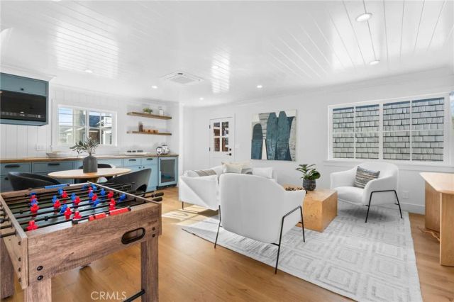 327 Amethyst, Newport Beach, CA 92662