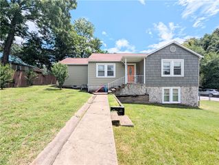 805 S Oak Street, Harrison, AR 72601